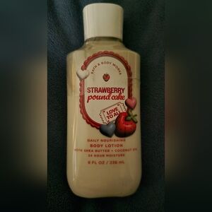STRAWBERRY POUNDCAKE LOTION BATH&BODY.